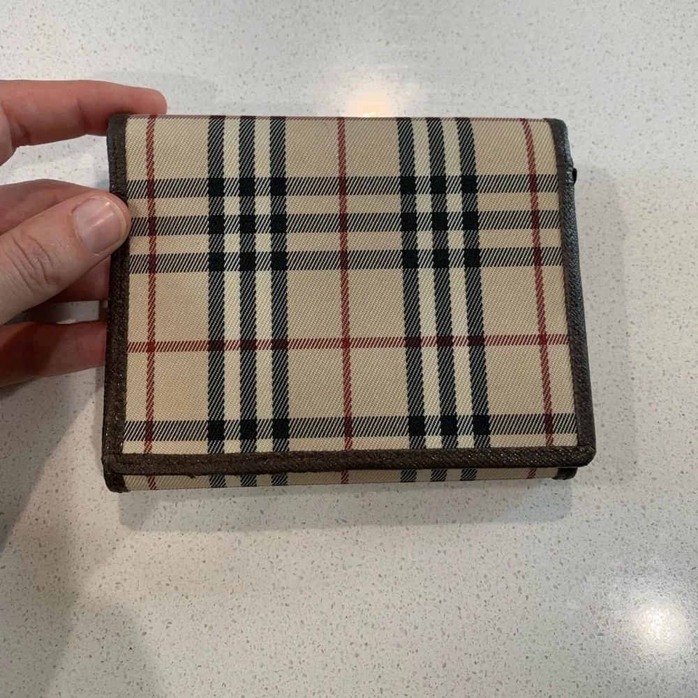 Burberry Nova Wallet - Picture 4 of 10